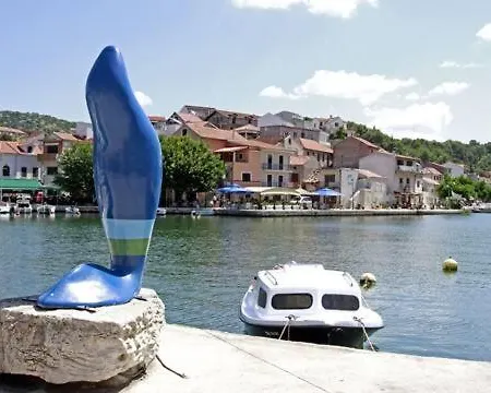 Marijan Martinovic *